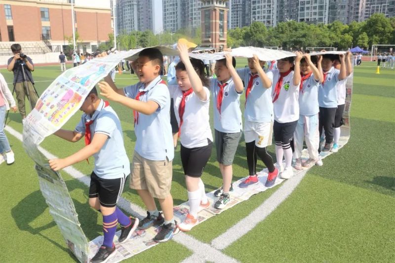 �Ϸ���ʦ������Сѧ�ڶ�ʮ�Ľ��Ļ���֮���꼶�Ŷ�������չ��