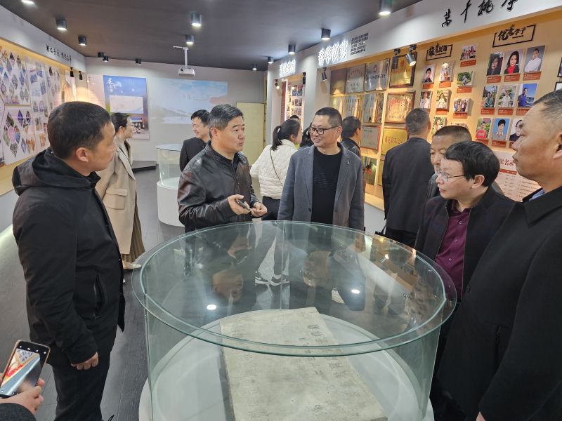 �����ؽ���ͬ�ʲηð����и���Сѧ