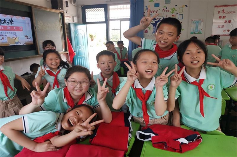 �Ϸ��а���·����Сѧ�����У���Ͷ��ٳɳ� ʵ�����Ҹ�