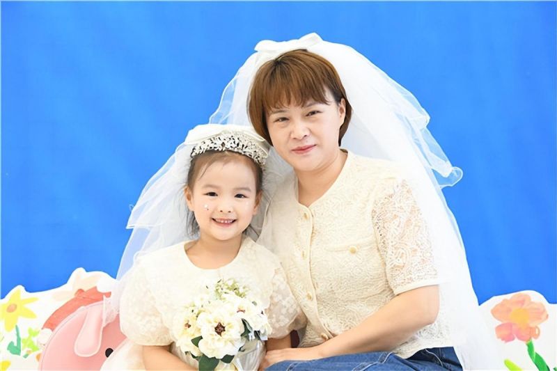 �Ϸ��а���·�׶�԰��������ӭ��·��԰��չĸ�׽�����