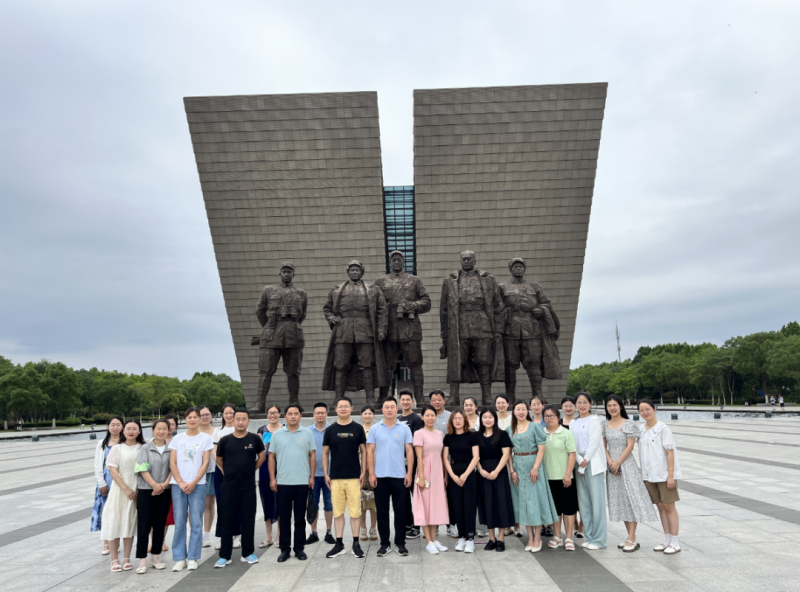 �Ϸ�ʦ����С�������ų����У��������£��и�������