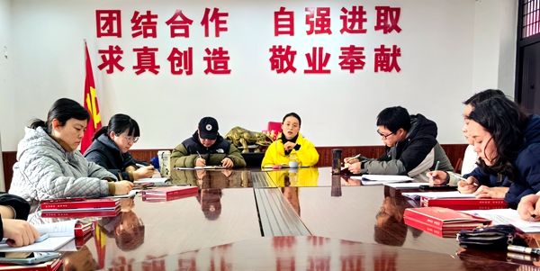 ����Сѧ�����ֻ�Ӣ���ѧ����ʦ���ɳ�