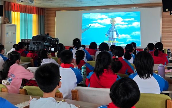 ʮ������ѧУ��֯�ۿ�ӰƬ������ë�󶫡�