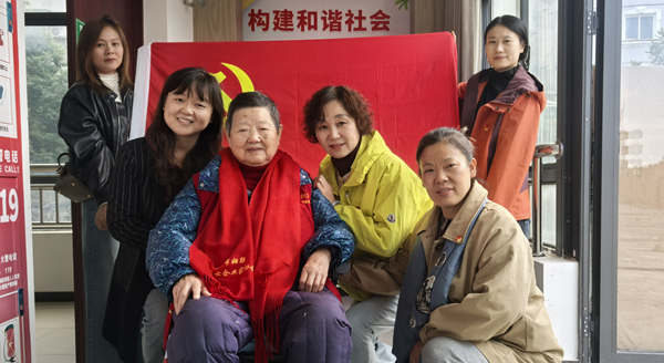 ���������������׶�԰��֧��ο�������ϵ�Ա