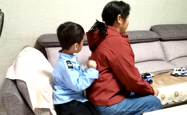 高琦幼儿园百悦华府分园开展重阳节主题活动