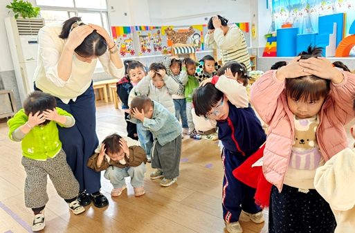 ʯ������׶�԰��չӦ��������ɢ����