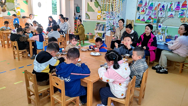 �����׶�԰�����и��ܣ�ʦ�׹���