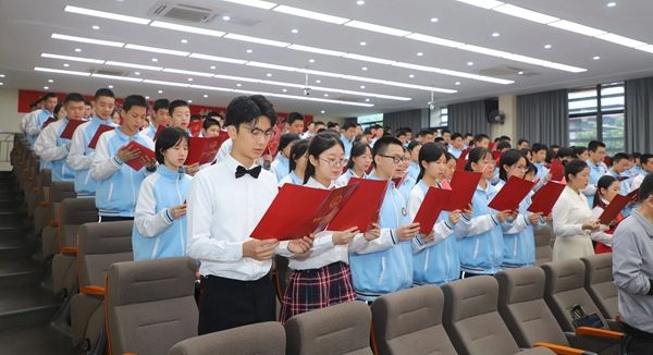 ������������һ�����ƽ������귨�ν�������ѧУ�������׶�