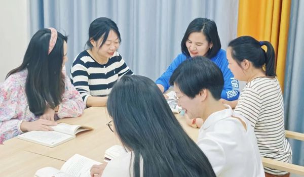 ��������У�ٰ��ʦ���������