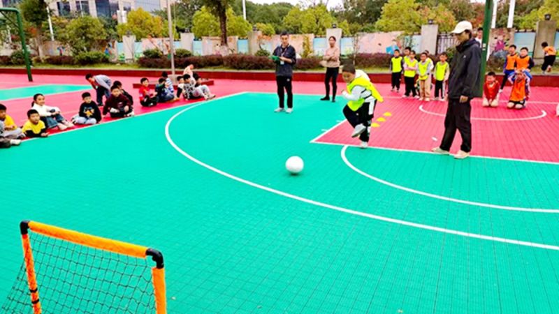 ʮ������ѧУ�����ڣ��˶�ȼ���飬Ϸ����ͯ��