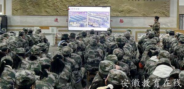 �ߺ��й�������ѧУ�ɹ��ٰ��м���Сѧ����˼���Ρ�ʵ����ѧ���ؽ��л