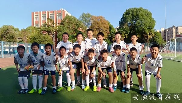 ʱ�������ٵǶ����¿�·��һСѧU12�����¶������������ھ�