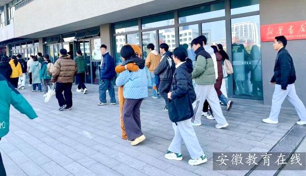 �Ϸ����У��ܱ���ѹ ���ĳɳ�