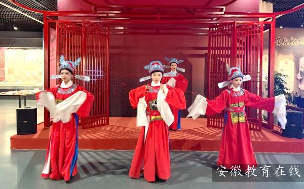 Ϸ�����������Ŵ��С�����������Բ��������Уѧ�ӿ�չ�����Ļ�̽Ѱ�