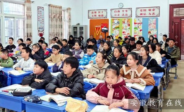 �������һ��Я�ֹ�̽AI�������ѧУ��չ��·��