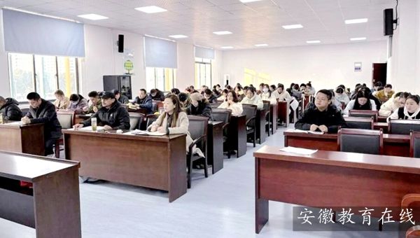 �Ϸ�ʦ����С�������ų����У�������н�ѧ������