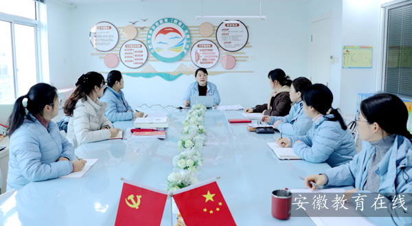 �Ϸ��а���·�׶�԰���������ٿ�һ��԰����������