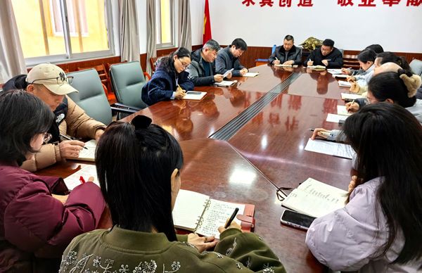 ����Сѧ����ѧ��ȫ���ƽ�����ѧУ���蹤��