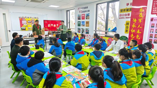 ����Сѧ��ѧ����ϵ�ߺ��� ͯ�Ļ滭������