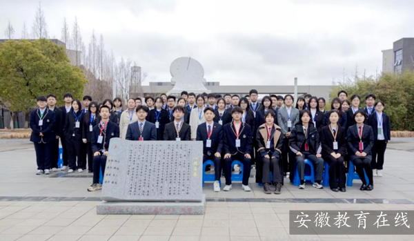 ������ģ�����Ϲ������ڰ�������Բ����Ļ