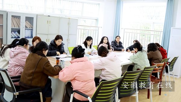 ʯ������׶�԰�ٿ���ѧ���а��꼶�鹤������