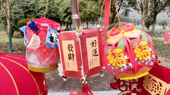 �������п�չԪ���ڰ༶����չʾ�