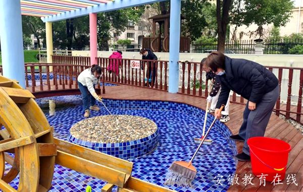 ���������������׶�԰����ѧ��ɨ����������У������