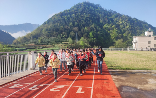 ����������ѧУ������-ʦ-��+����ʴ�μ� ���������˶��ֳɳ�