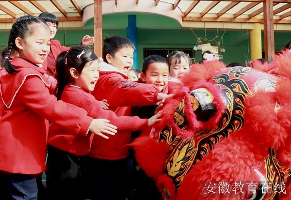 ʯ������׶�԰��չ�����¶���̧ͷ����ͳ�Ļ�����