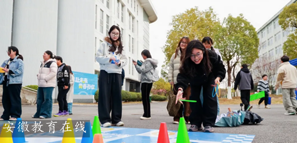 ���ղ�óְҵѧԺ�ٰ조3��15������������Ȩ�汣������������У԰�