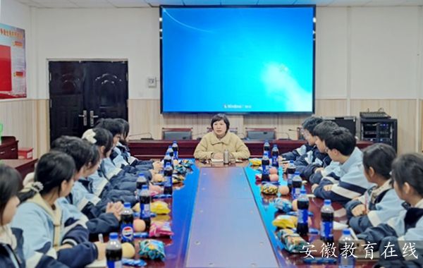 �������� ���ٳɳ������ߺ��е�����ѧ�ٿ����꼶ѧ����̸��