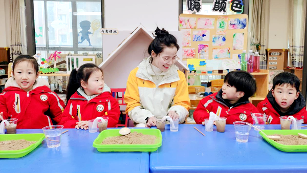 �����е�һ�׶�԰��˳Ƿ�԰��ͯ�Ļ���ˮ �Ƽ���δ��