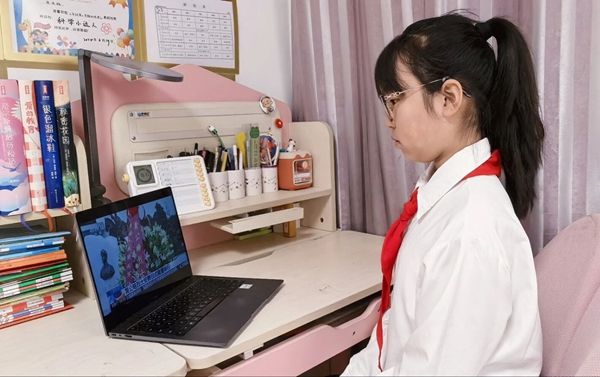 �Ϸ�������·Сѧ��չ��������Ӣ�ҡ���������