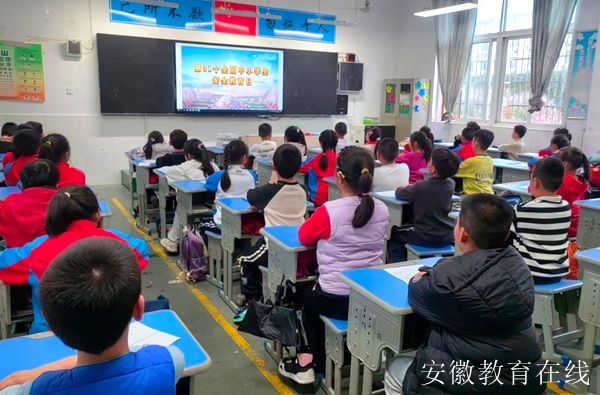 ʮ������ѧУ�����δ����У԰ ���������ɳ�