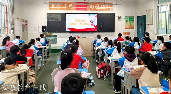 ʮ������ѧУȫ����Ұ�ȫ������ϵ�л�����ΰ�ȫ���� �����ഺ�ɳ�