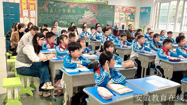 ʮ������ѧУ��չ�ҳ������û