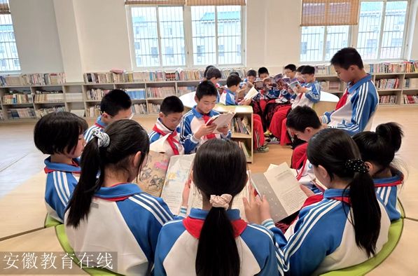 ����ΪԼ���������������ͯ�� ����һλ�������ε��Ķ��ƹ㡰��ʾ¼��