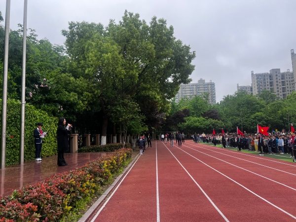 ��ǽ�˼�� ����������ͯ�� �����Ϸ�������Сѧ���ĺ���������ϵ�н���