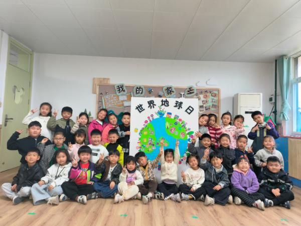 �����е���ʵ���׶�԰��һ԰��ͯ�Ļ����� ��ɫ��ɳ�