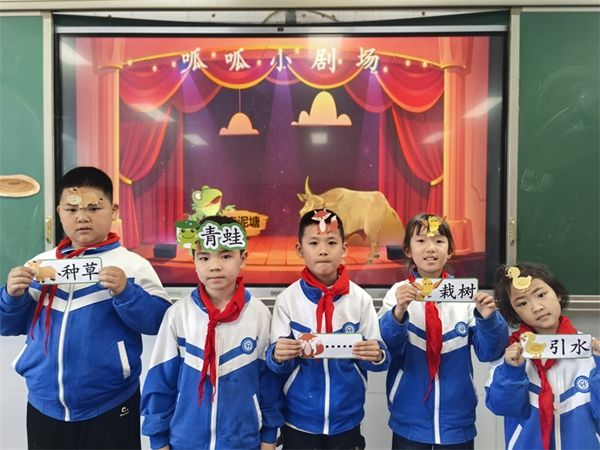 �����غ���һС:СС�α��� ͯ�Ĵ���̨