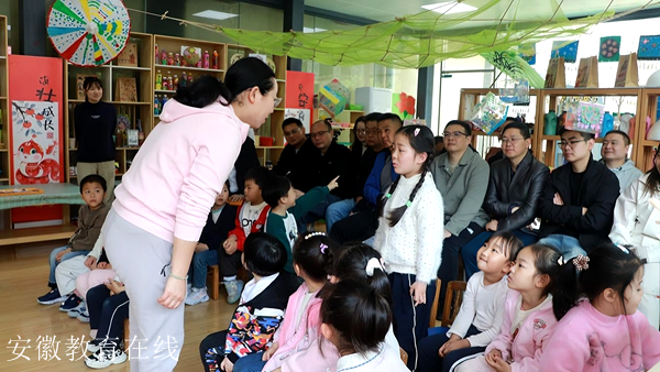 �����׶�԰��չ�ҳ������ջ